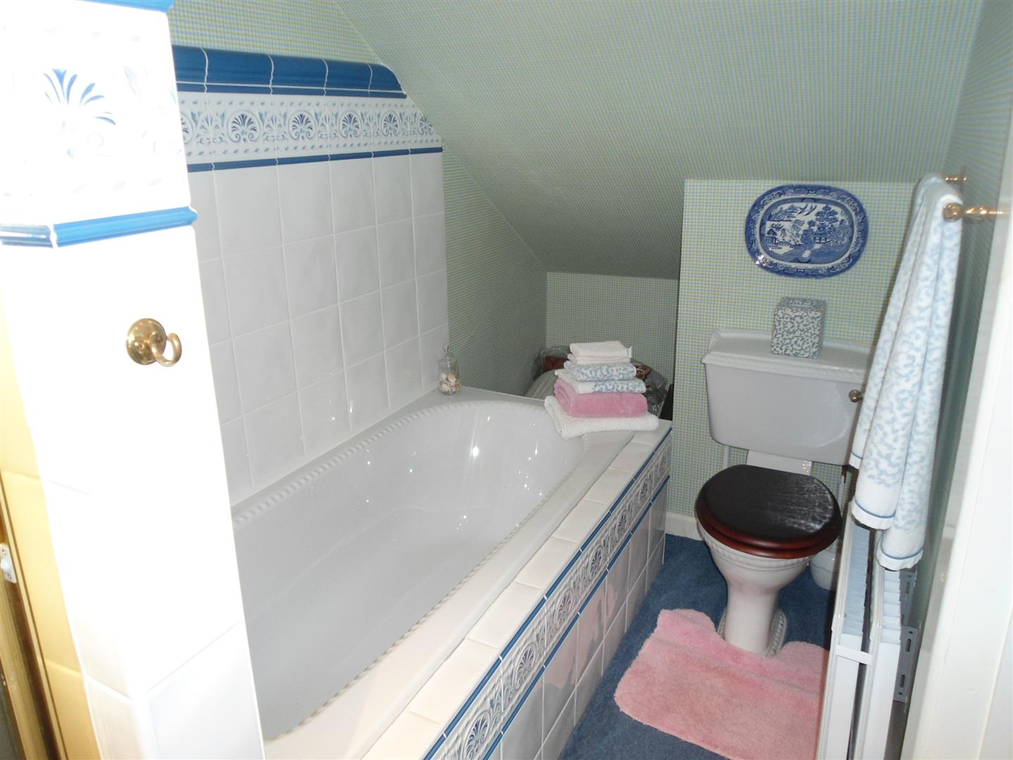 JACK & JILL BATHROOM